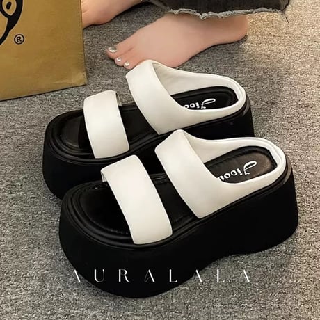 超厚底もちもちサンダル