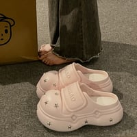 厚底まんまるスタースタッズ付きサンダル