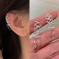 リボンレースアップ風イヤーカフ