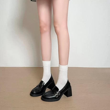 ヒールローファー