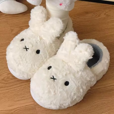 ふわふわうささんスリッパ