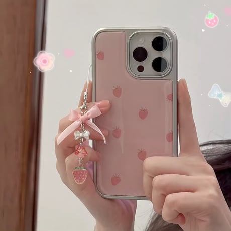 strawberry🍓チャーム付きiPhoneケース