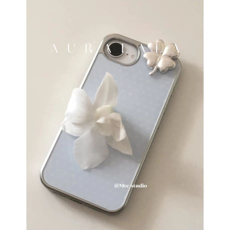 【iPhone17対応】シルバークローバー🍀ブルーiPhoneケース