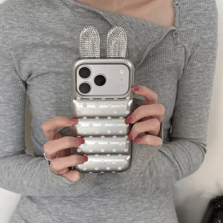 【iPhone17対応】カラフルドットうさみみクッションiPhoneケース