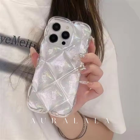【iPhone17対応】夏にぴったり✨ぷっくりキラキラキルティングiPhoneケース