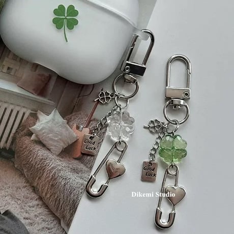 安全ピン×クローバー🍀キーチャーム/キーホルダー