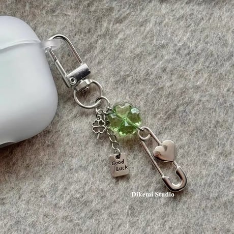 安全ピン×クローバー🍀キーチャーム/キーホルダー