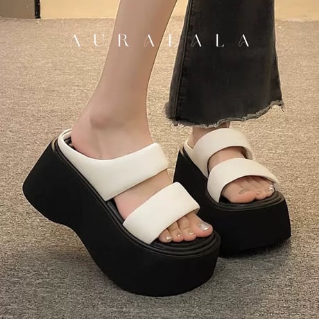 超厚底もちもちサンダル