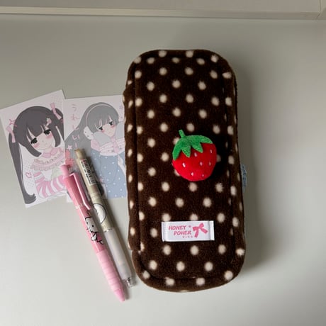 ストロベリー🍓ふわふわドットペンケース/筆箱
