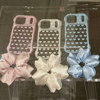 【iPhone17対応】さくらくっしょんチャーム付き♥ハートドットぷっくりフレームiPhoneケース