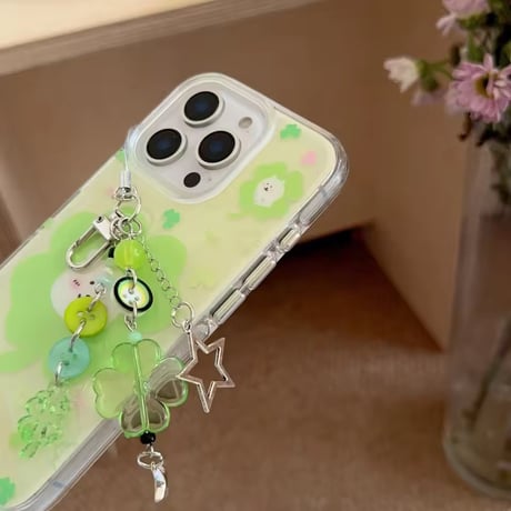 クローバー🍀チャーム付きiPhoneケース