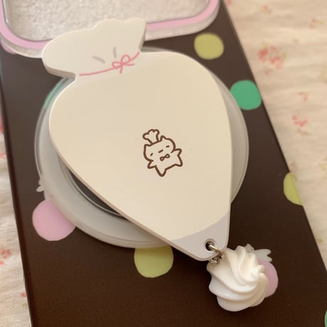 ホイップクリーム絞りクリームチャーム付きスマホグリップ