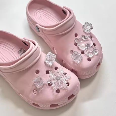 氷みたいなシューズアクセサリー