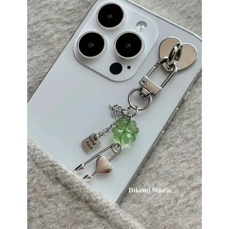 安全ピン×クローバー🍀キーチャーム/キーホルダー