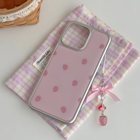 strawberry🍓チャーム付きiPhoneケース