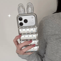 【iPhone17対応】カラフルドットうさみみクッションiPhoneケース