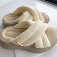 ふわもこ厚底クロスサンダル