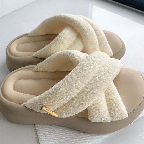 ふわもこ厚底クロスサンダル