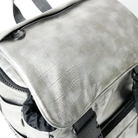 newtro／シルバー