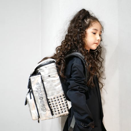 newtro／シルバー