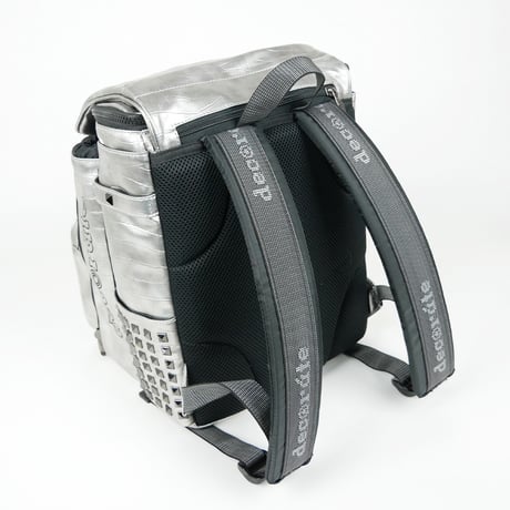 newtro／シルバー