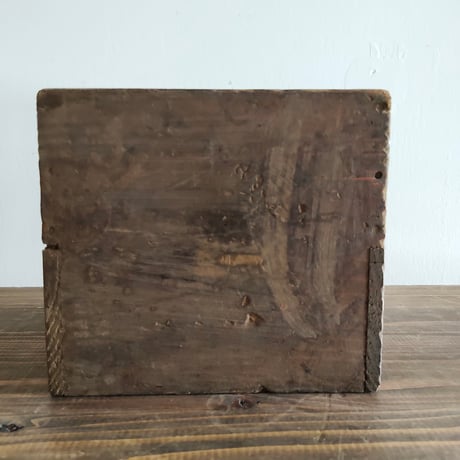 漆工房の作業台