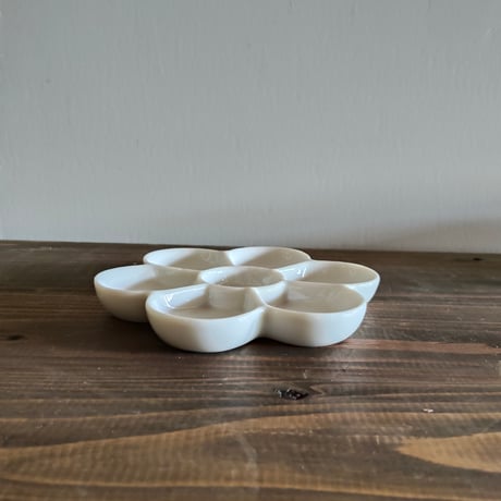 陶器の梅皿