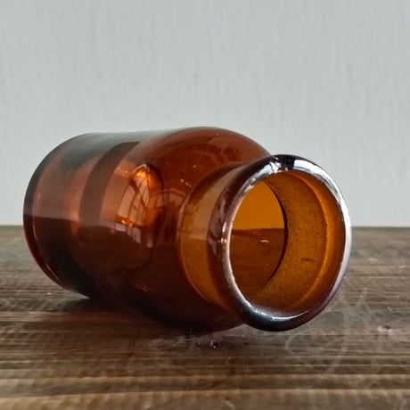 蓋付き薬瓶／茶色大9