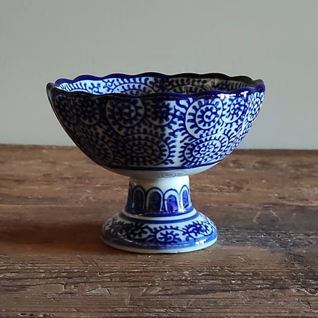 脚付き小器／中