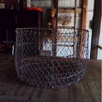 半円のような楕円のワイヤーかご