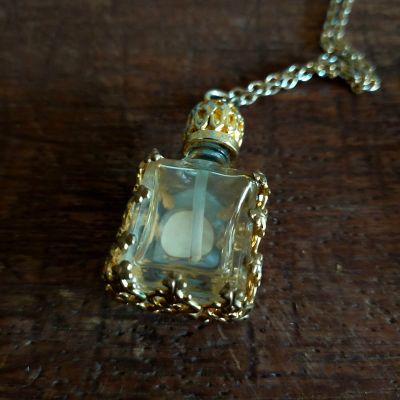 ミニチュア香水瓶のネックレス | 生活骨董の店 dadatools.