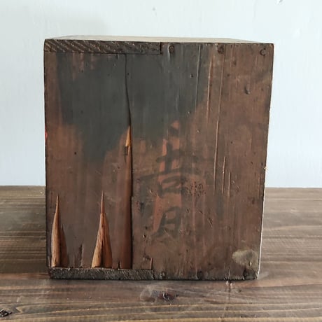 漆工房の作業台