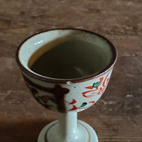 脚付きの器（茶）