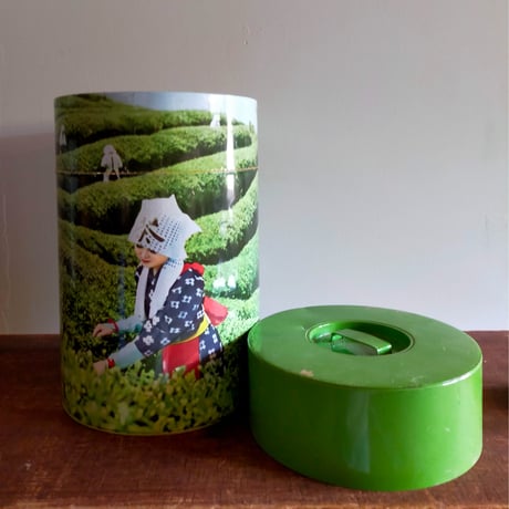 お茶屋さんの缶