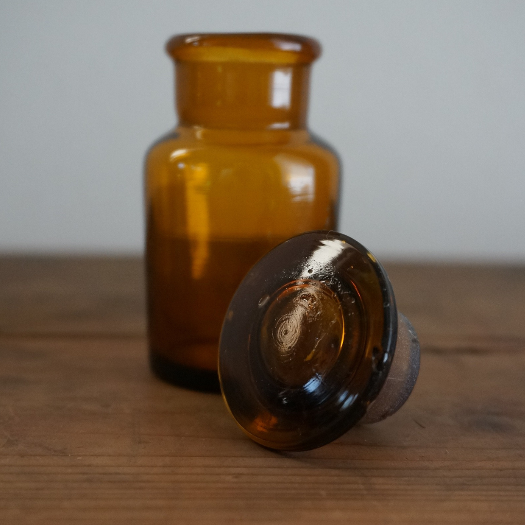 飴色の小さな薬瓶 | 生活骨董の店 dadatools.