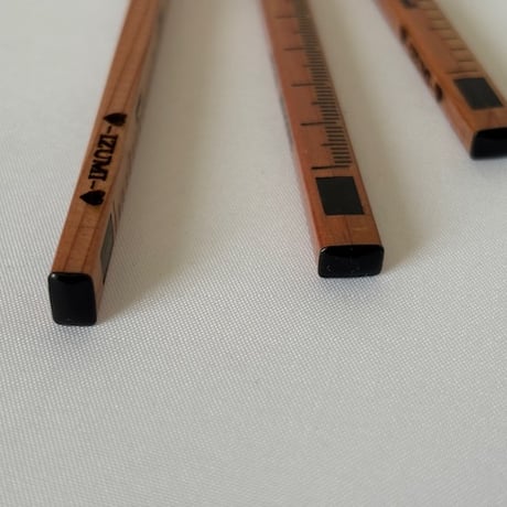 💙-𝐈𝐙𝐔𝐌𝐈-💙えんぴつ✏️ HB特殊鉛筆　お勉強を楽しくシリーズ