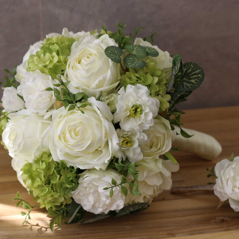 Artificial flower bouquet｜白とグリーンのアーティフィシャル