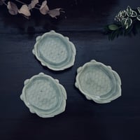 三田青磁　亀小皿3点