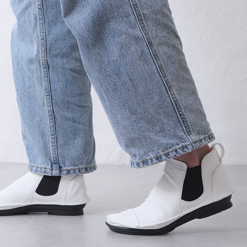 履いたそばからなじむサイドゴアブーツ ホワイト | 外反母趾でも