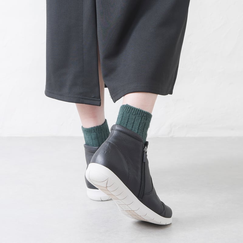 はなし 履いたそばからなじむハイカットシューズ ブラック | 外反母趾でも痛く