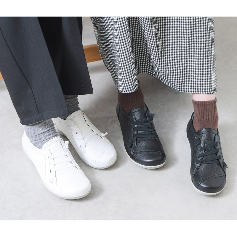 履いたそばからなじむ旅スニーカー ブラック | 外反母趾でも痛くない