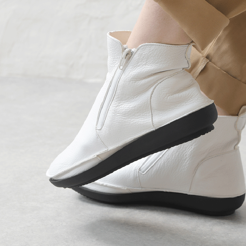 履いたそばからなじむドライビングブーツ ホワイト | 外反母趾でも痛く