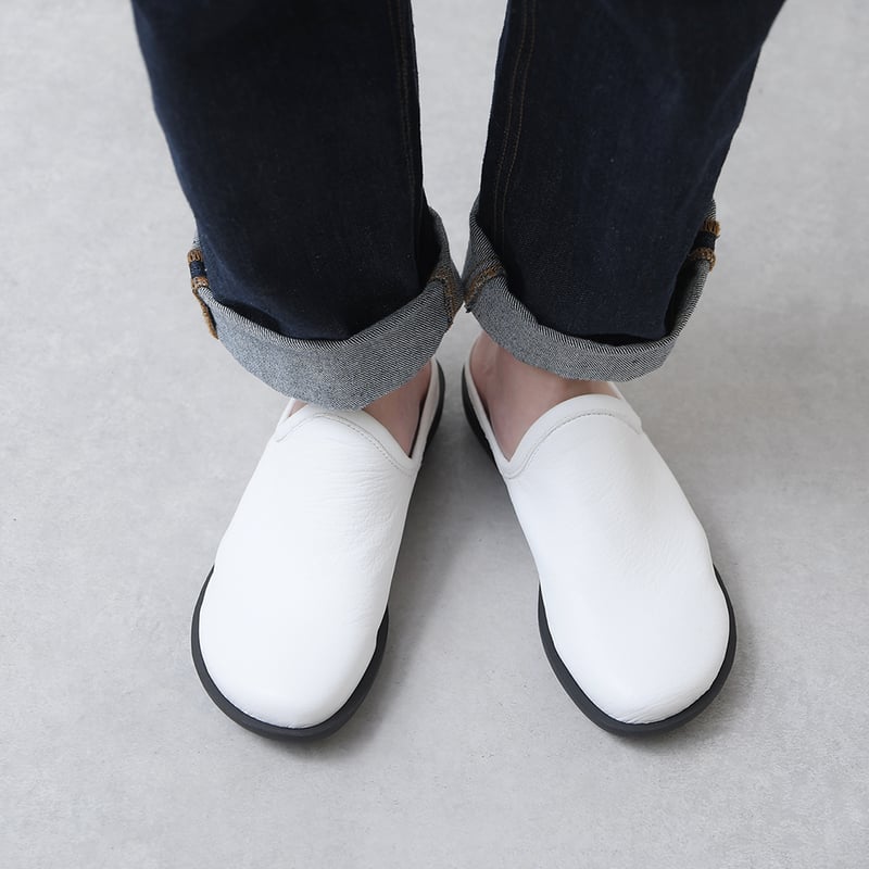 履いたそばからなじむサボ ホワイト | 外反母趾でも痛くない≪革の