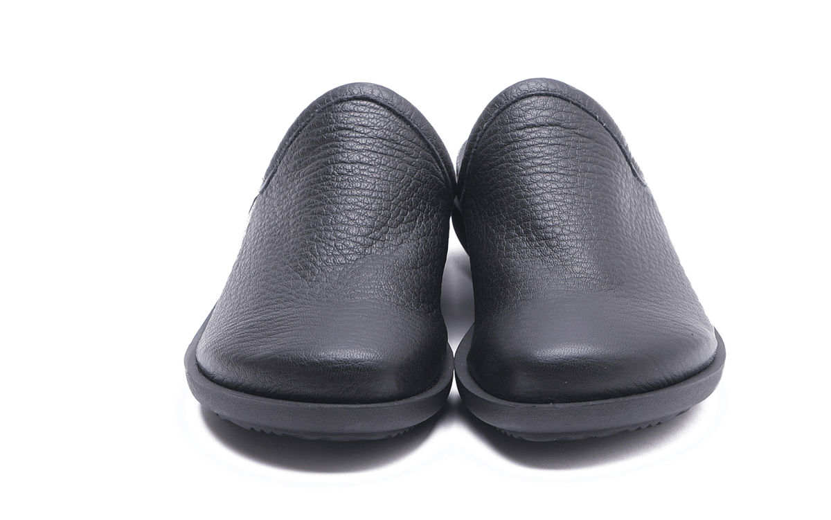 履いたそばからなじむサボ ブラック | 外反母趾でも痛くない≪革の