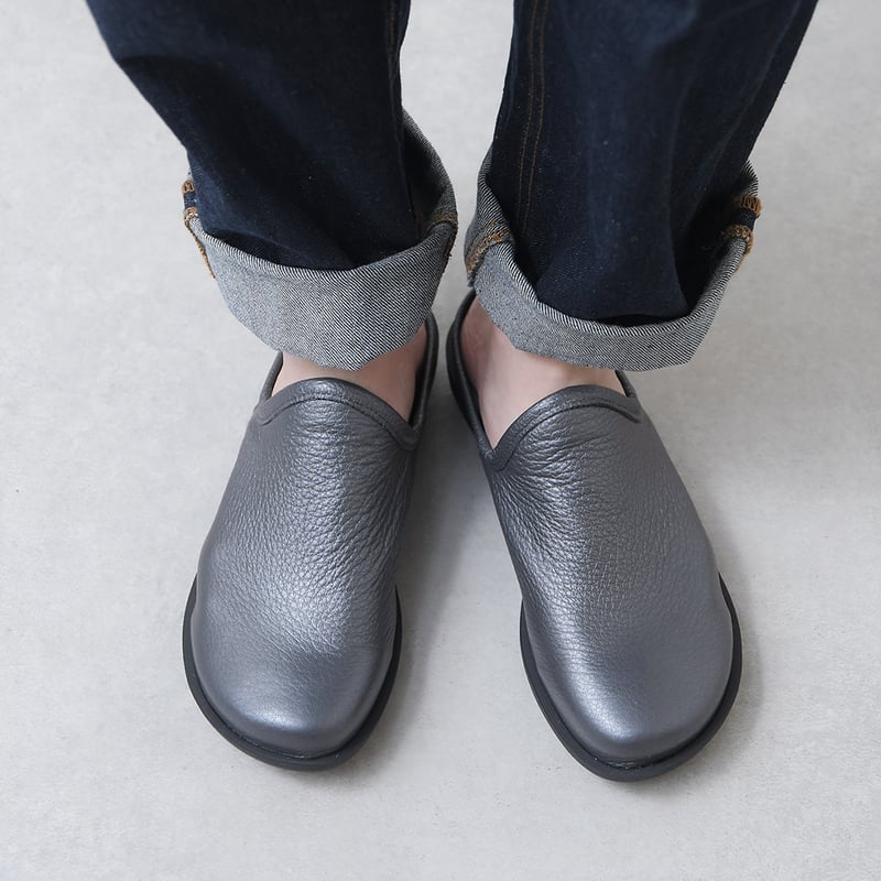 履いたそばからなじむサボ ガンメタ | 外反母趾でも痛くない≪革の