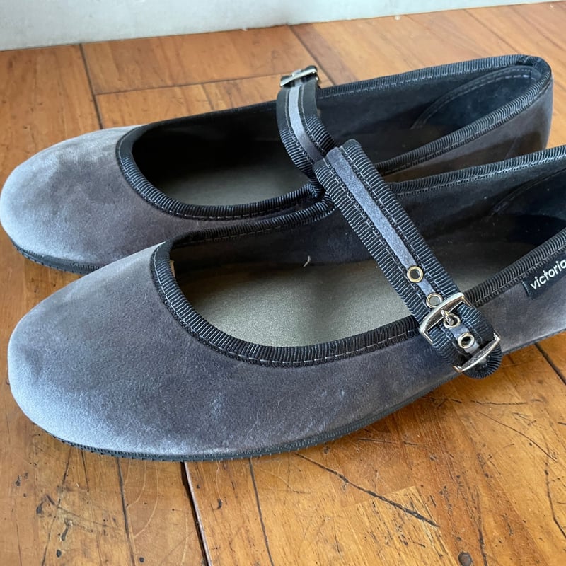 【未使用品】 victoria フラットシューズ　ストラップシューズ　ベロア VICTORIA】ヴィクトリア ストラップ | WASH ルミネ横浜店 | WASH