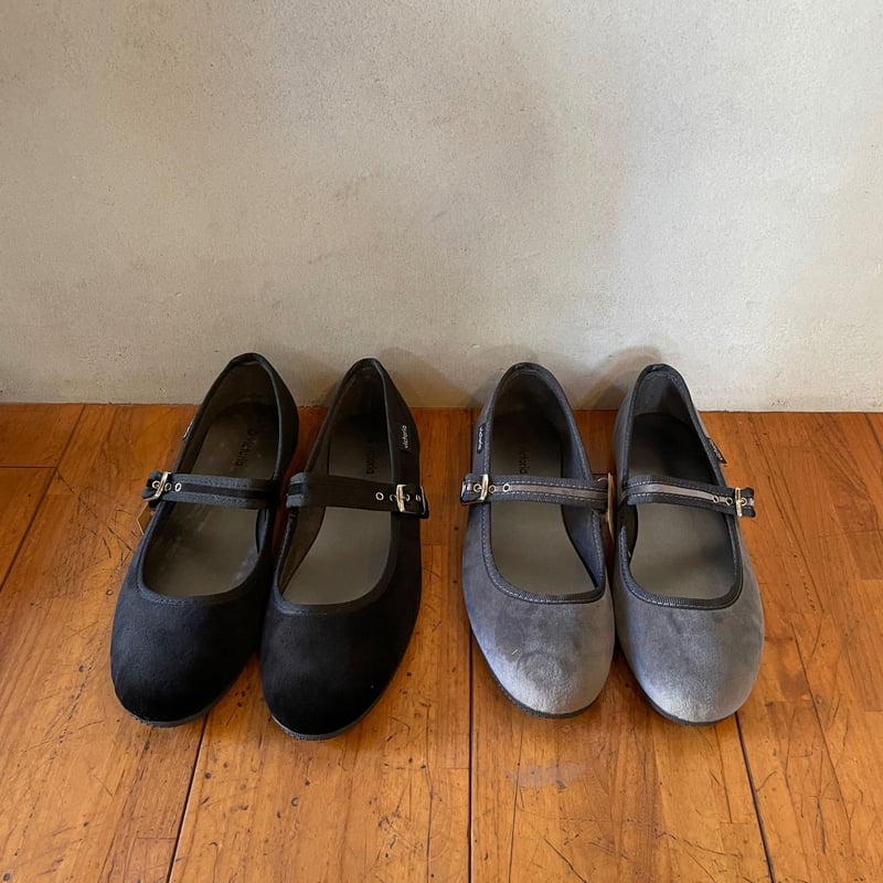 【未使用品】 victoria フラットシューズ　ストラップシューズ　ベロア VICTORIA(ビクトリア) ベロアストラップフラットシューズ 104913-GRIS
