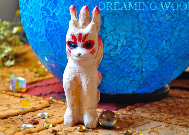 九尾の狐の木彫りオーナメント nine tail fox ornament | DREAMIN