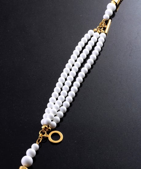 ball chain tassel three-strand bracelet (white)