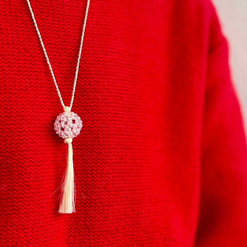 精麻とフラーレンの首飾り『と』(天然水晶3mm玉) | ケイこむ の 店